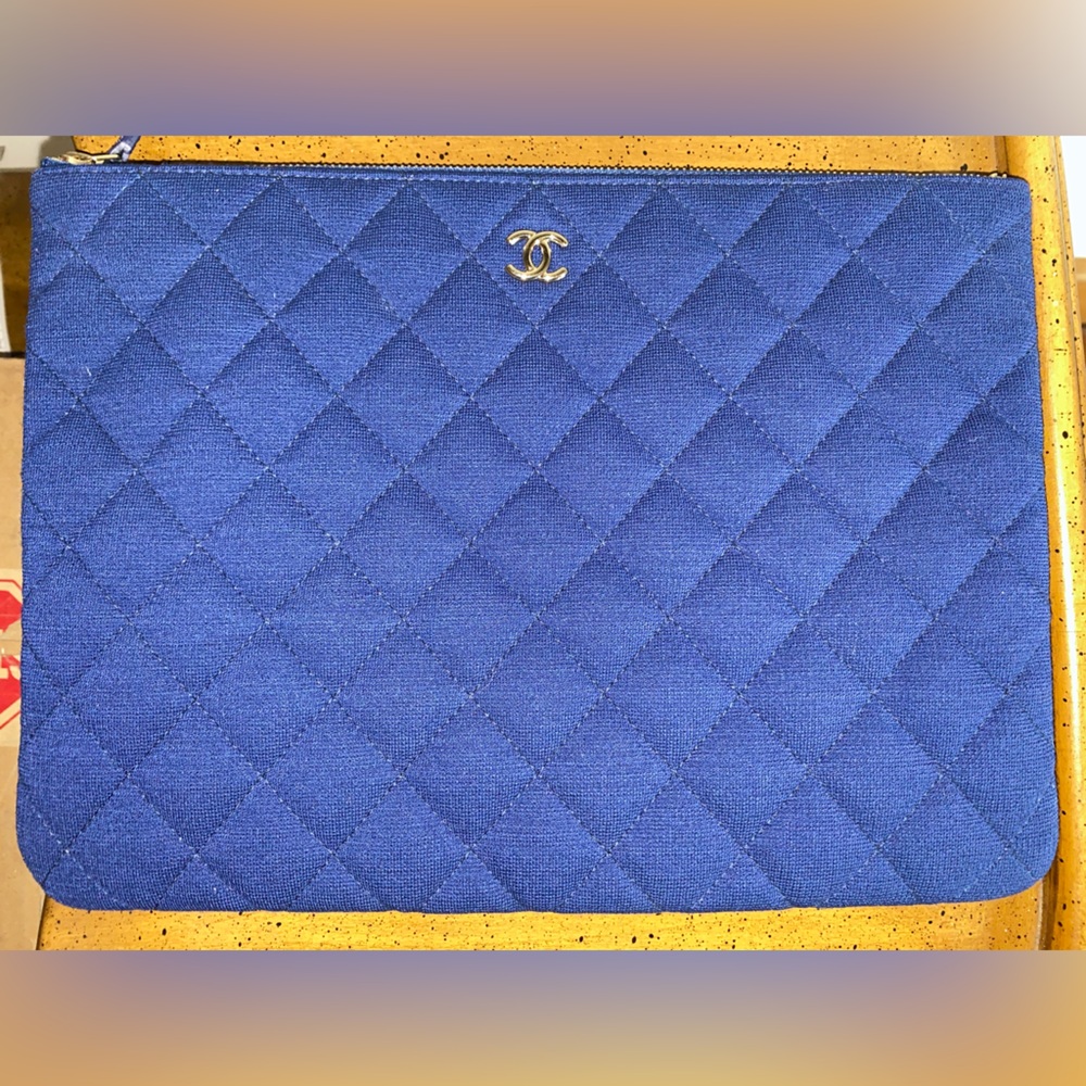 Chanel medium flat pouch